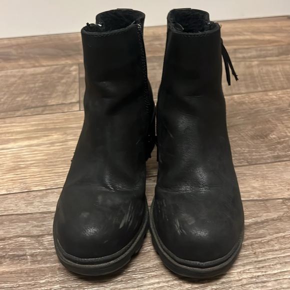 Girls boots size 2 - Picture 2 of 6